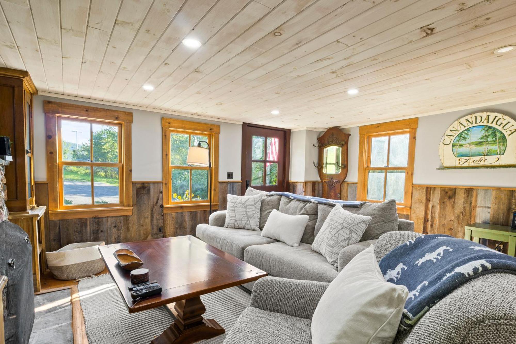 Cozy Two Bedroom Home On Canandaigua Lake Rushville Buitenkant foto